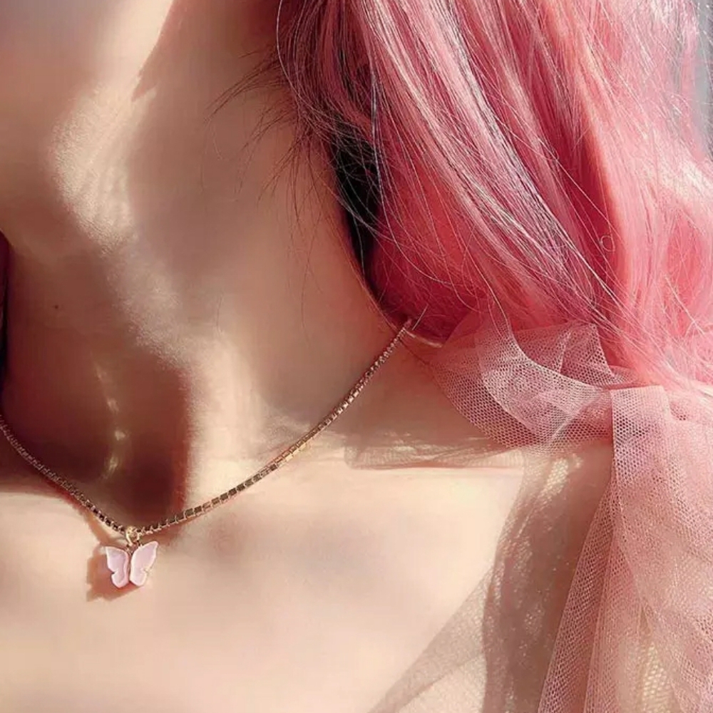💎Gorgeous crystal pink butterfly necklace - Picture 1 of 8